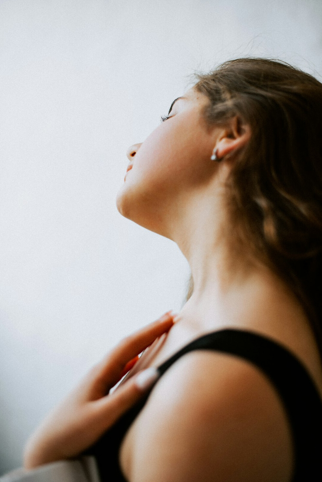 voice coach teaching breathing